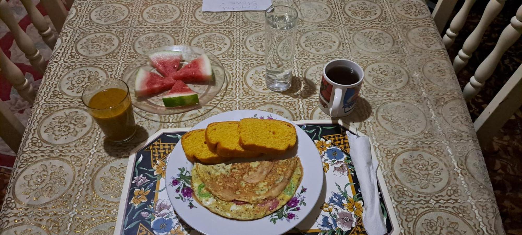 Kingston Airport Bed And Breakfast Екстериор снимка