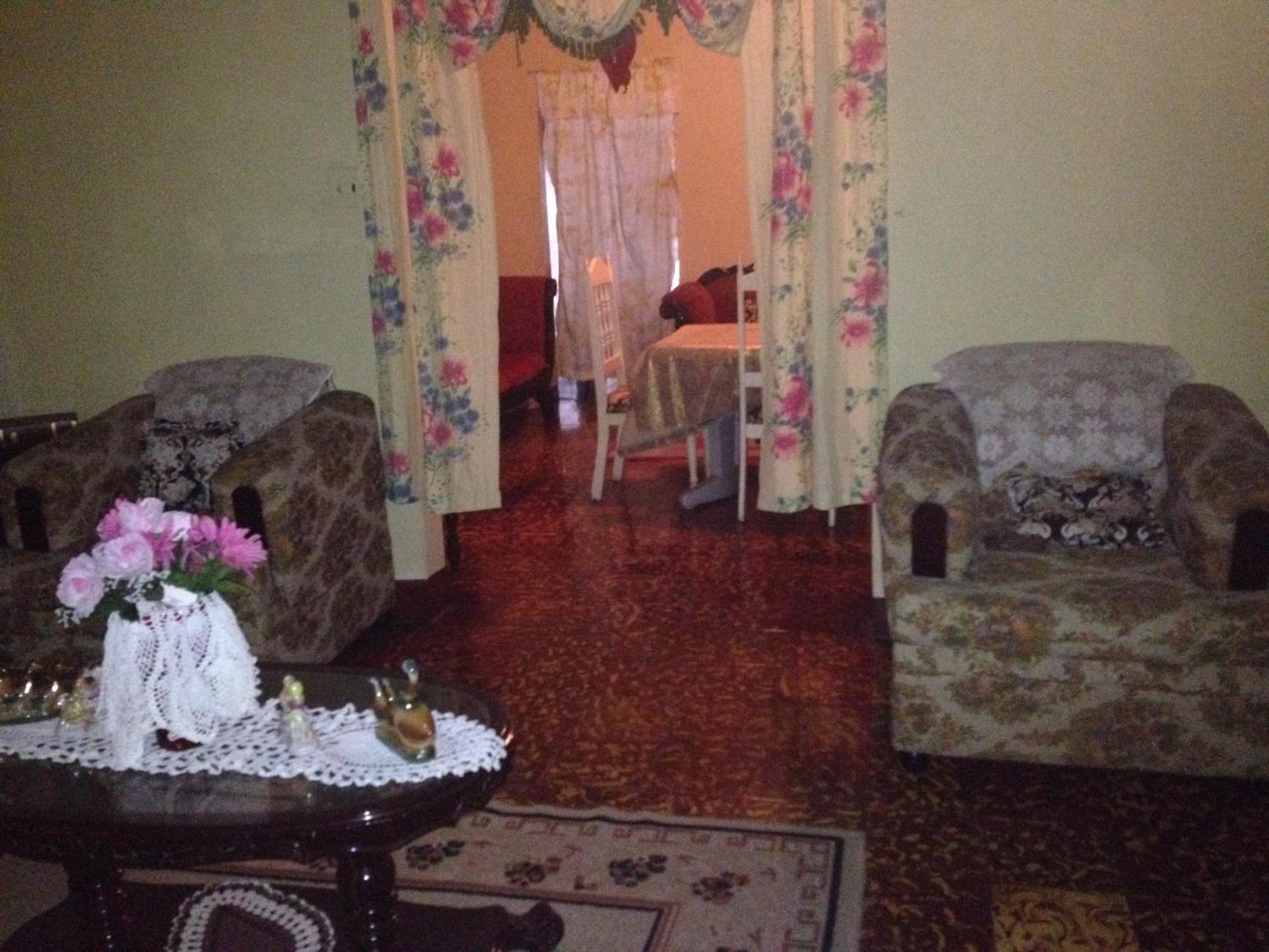 Kingston Airport Bed And Breakfast Екстериор снимка