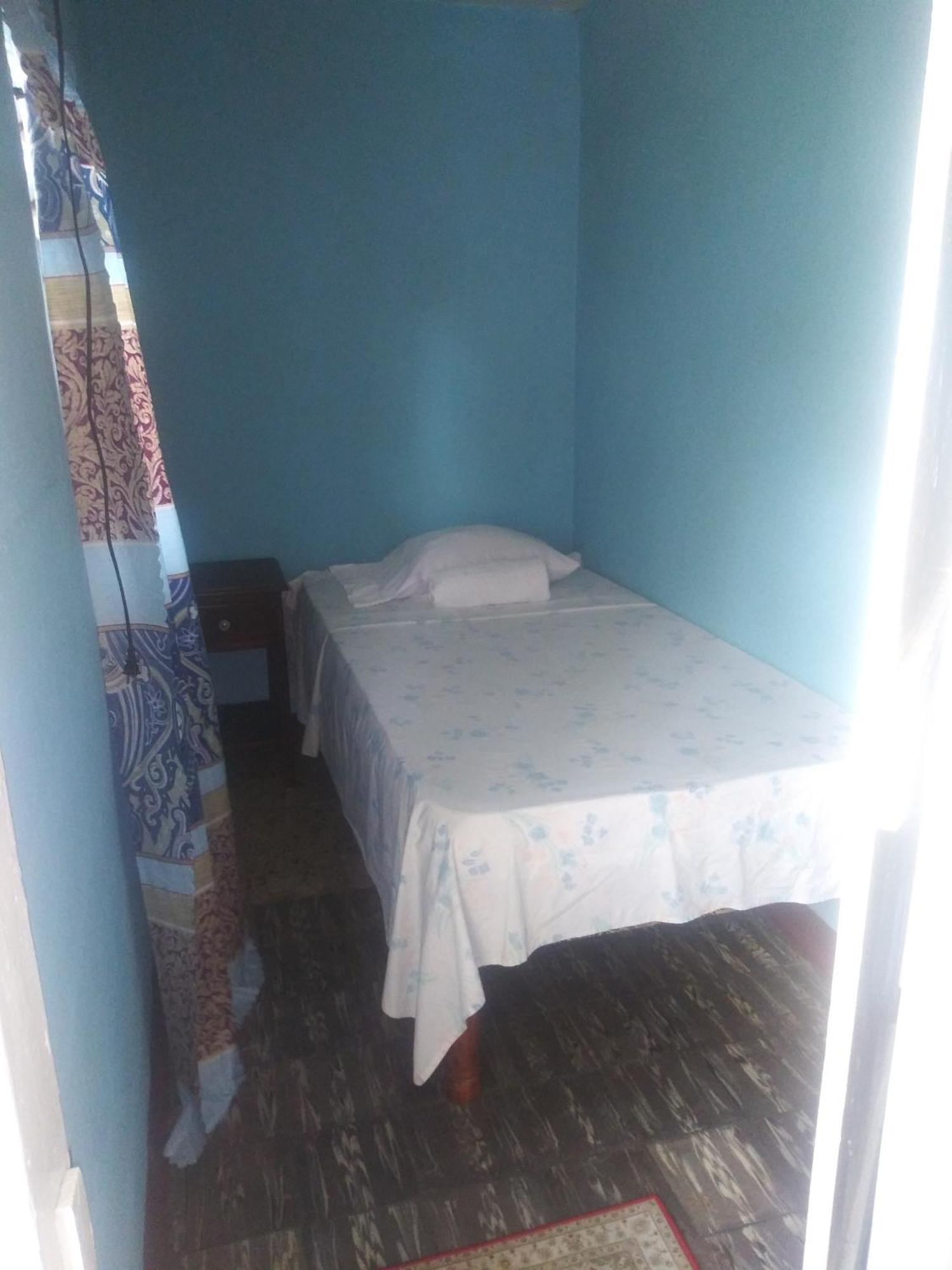 Kingston Airport Bed And Breakfast Екстериор снимка