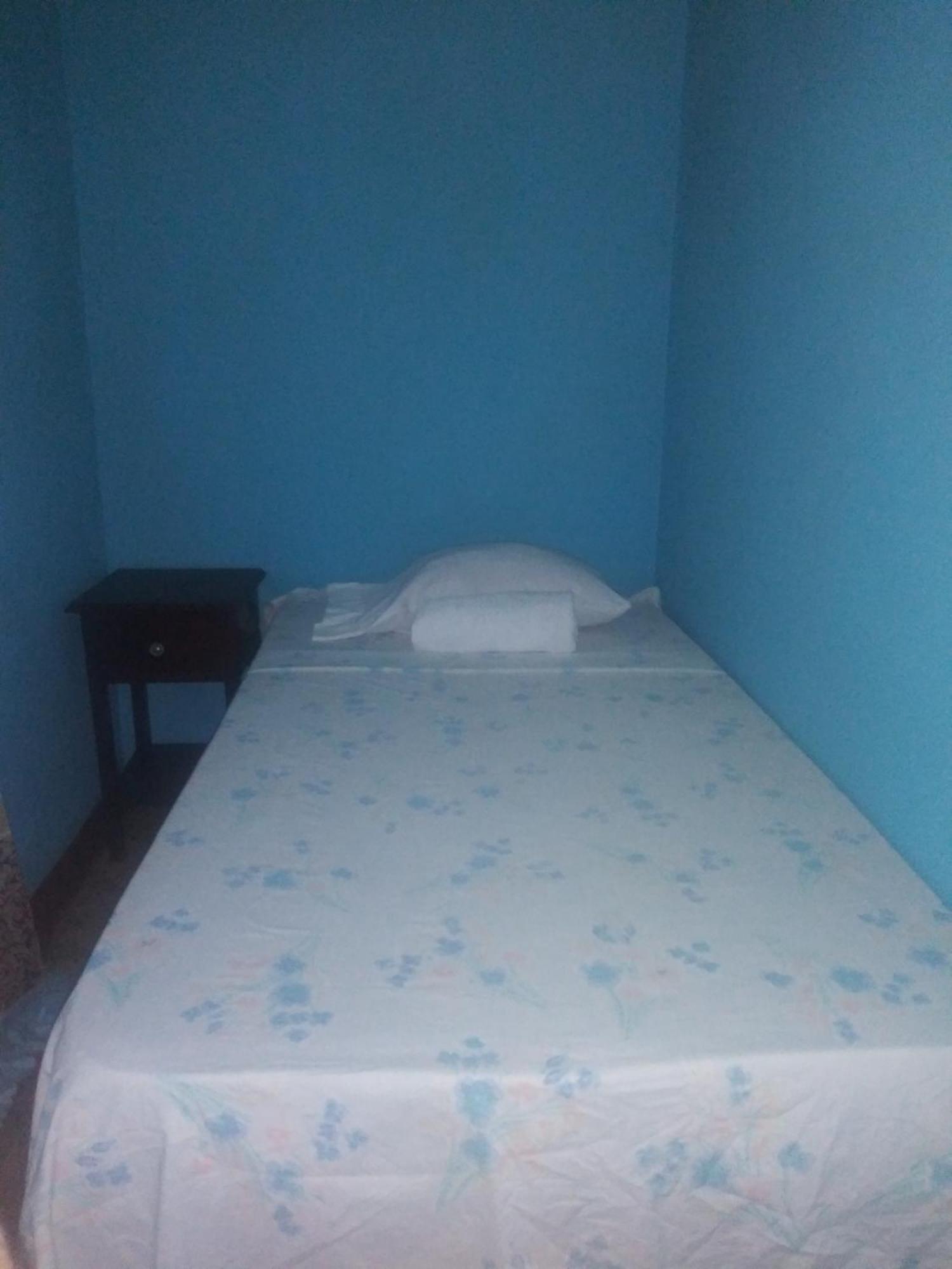 Kingston Airport Bed And Breakfast Екстериор снимка